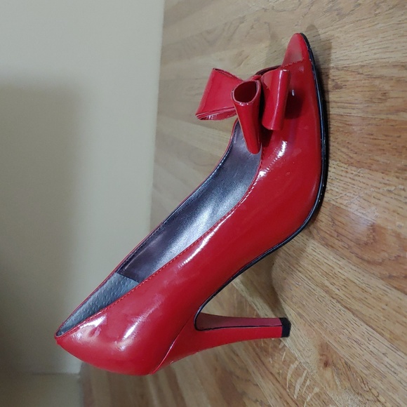 Paris Hilton 🥳 HOST PICK🥳 Vintage Red Bow Open Toe Heels 6 - Picture 6 of 16